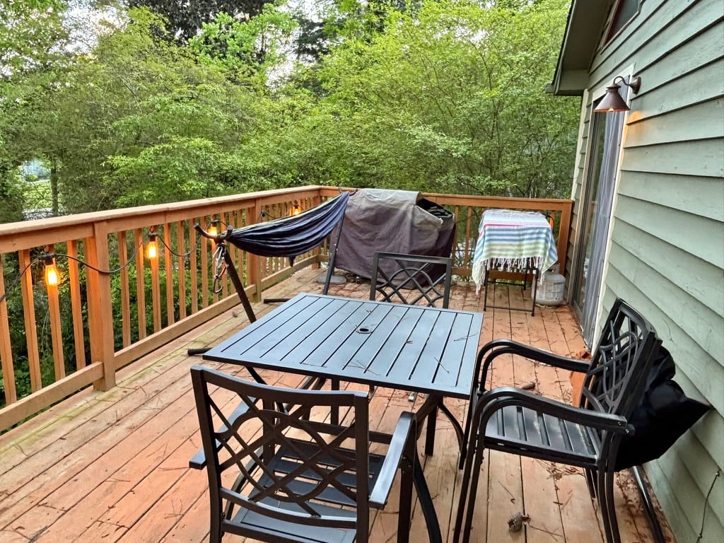 Lake House — 2 Bedroom photo 14