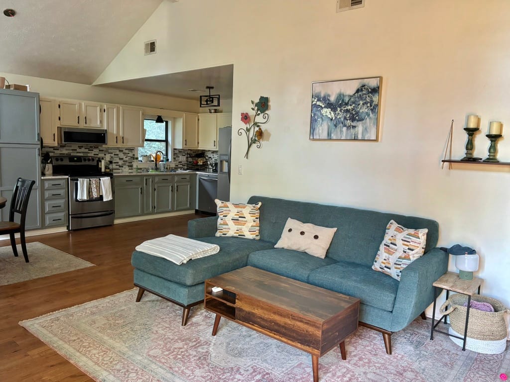 Lake House — 2 Bedroom photo 7